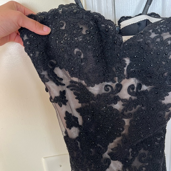 Tony Bowls Size 10 Strapless Black Lace Dress - Picture 11 of 11